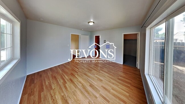 Building Photo - 3-bedroom home near Yakima Valley College ...