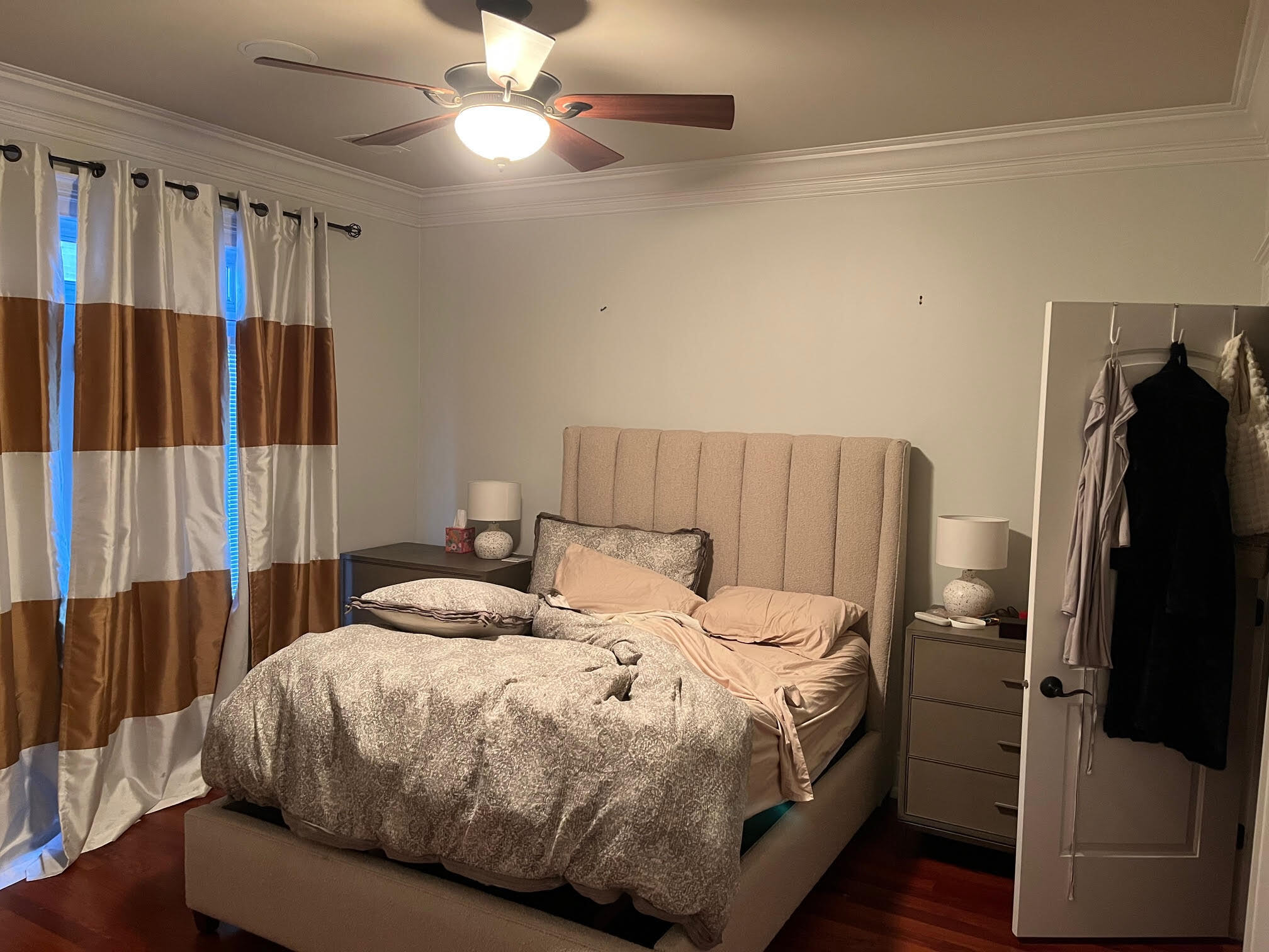 Building Photo - 1442 W Fullerton Ave