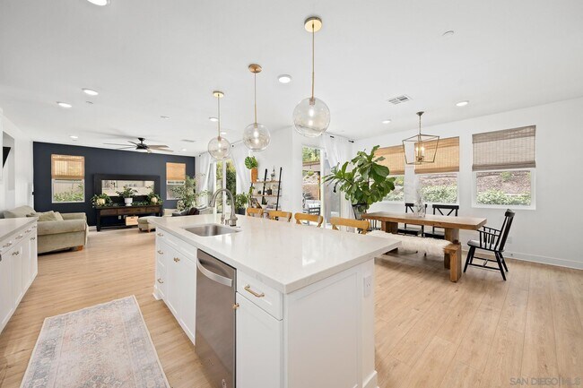 Building Photo - 8850 Weston Rd