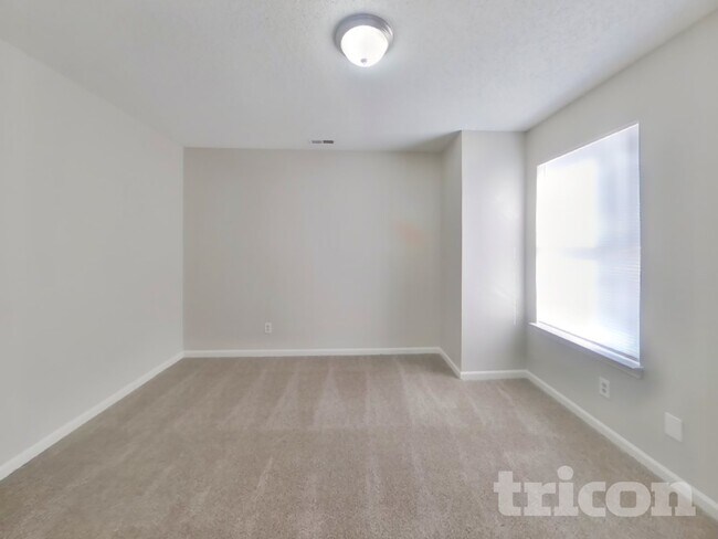 Building Photo - 522 Harmony Dr