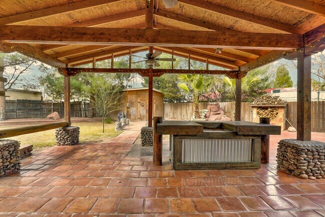 Building Photo - Upper Valley 3 Bedroom 2 Bath