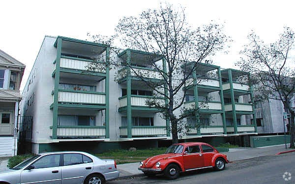 Building Photo - 2404 Fulton St