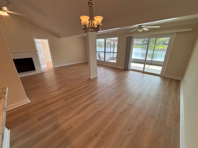 Building Photo - 2 Bed 2 Bath Luxury Waterfront Townhome with Screened Lanai & Garage!