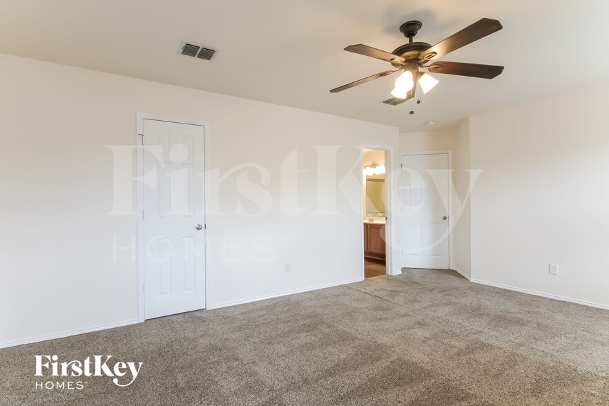 Building Photo - 1305 Haley Ln