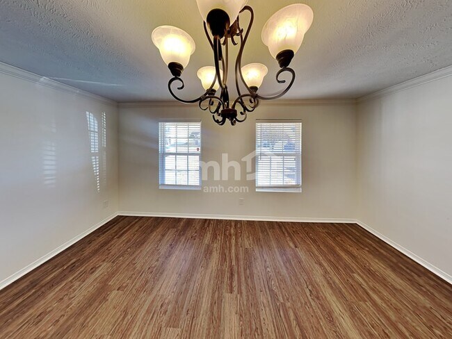 Building Photo - 1513 Clayton Dr