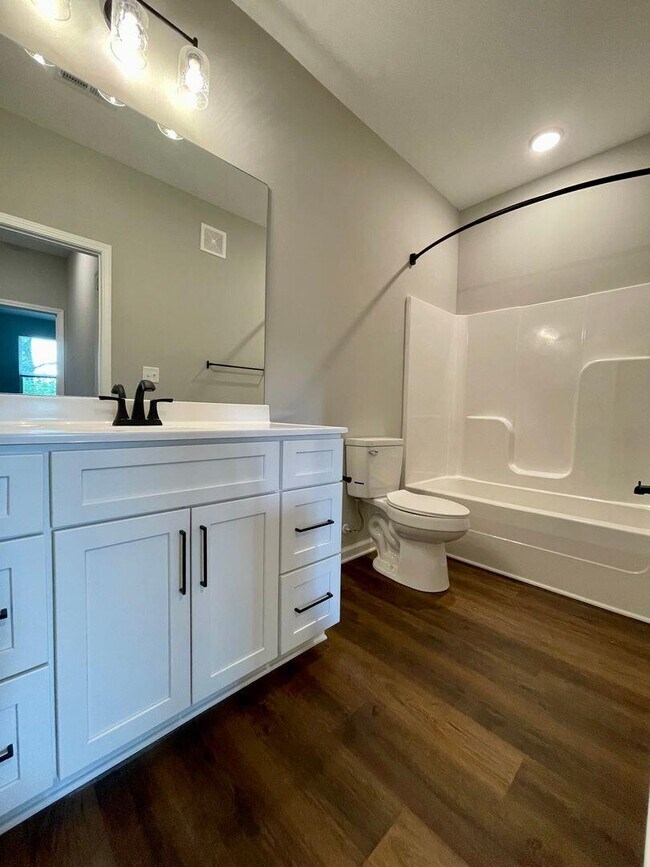 Building Photo - 111 Juniper Path