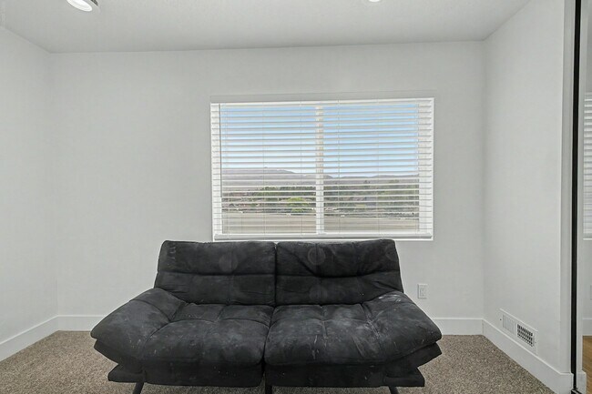 Building Photo - 1531 Stone Gate Dr