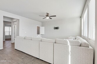 Building Photo - 13130 Oakhampton Ave