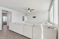 Building Photo - 13130 Oakhampton Ave