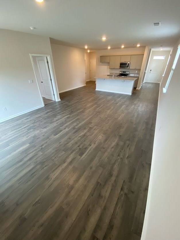 Building Photo - 1170 sennema circle