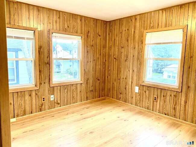 Building Photo - 24 Rocky Hill Ave