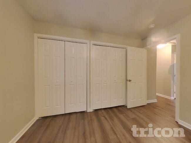 Building Photo - 1350 Redwood Cir