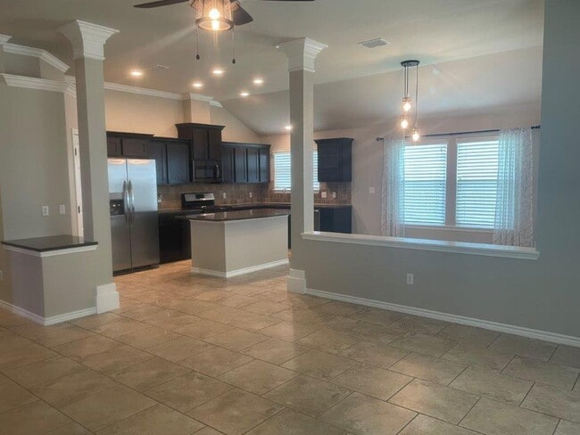 Building Photo - 3942 Las Bahias Dr