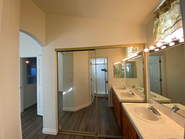 Building Photo - 8029 Sierra Largo Dr