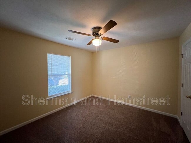 Building Photo - 219 Sassafras Ln