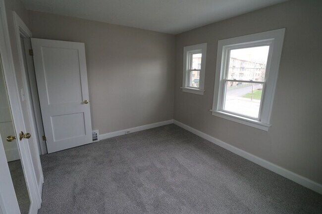 Building Photo - 4287 Rocky River Dr