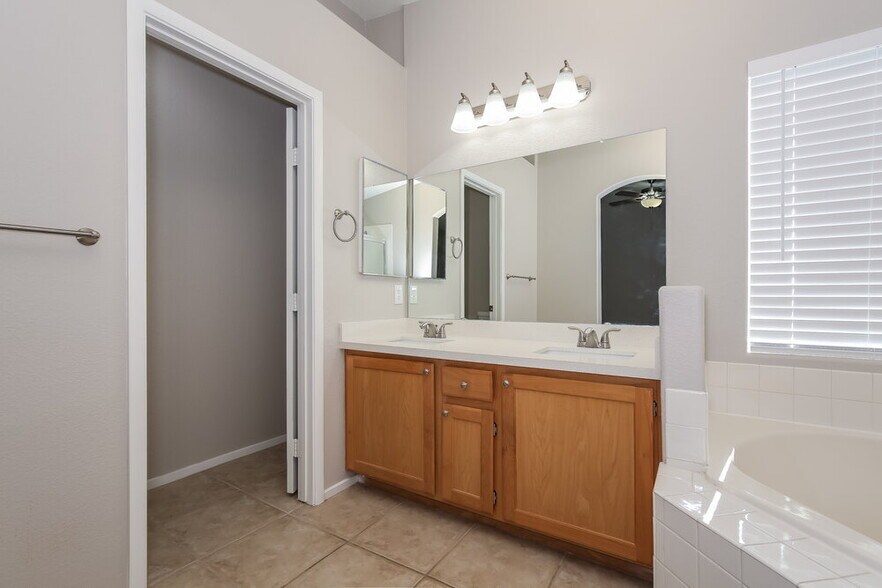 Building Photo - 5109 Backwoodsman Ave