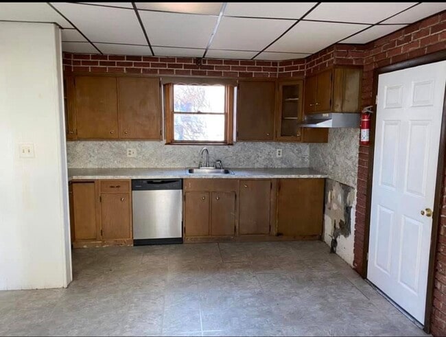 Building Photo - 220 S Valley Ave