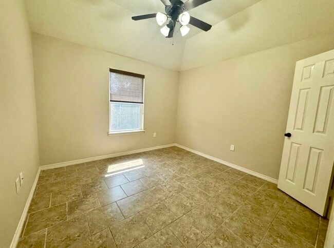 Building Photo - 114 Shayan Ct