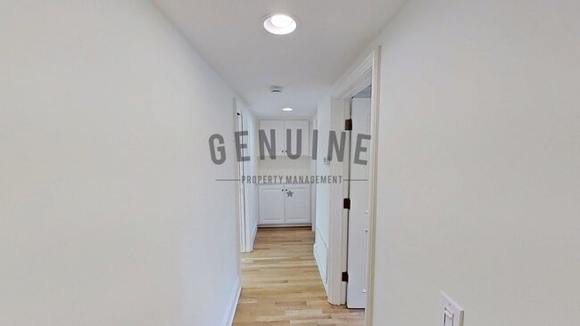 Building Photo - Beautiful Two-Level 5Bd 3.5Ba Home in Newport Beach