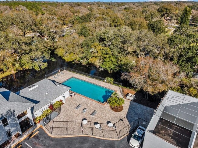 Building Photo - 7009 Waterside Dr