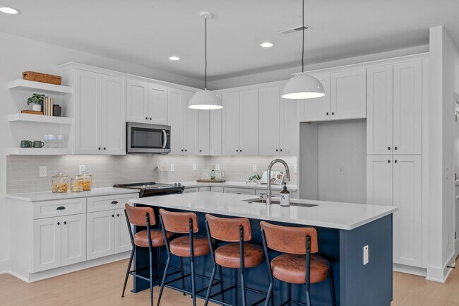 Building Photo - 5061 Lundy Dr