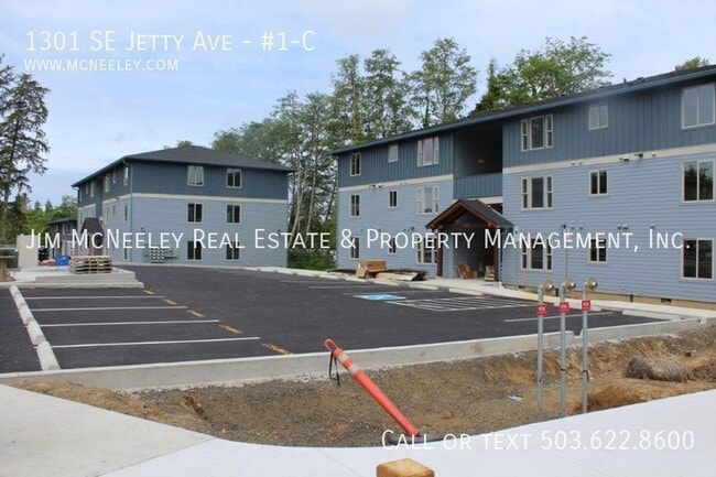 Building Photo - 1301 SE Jetty Ave