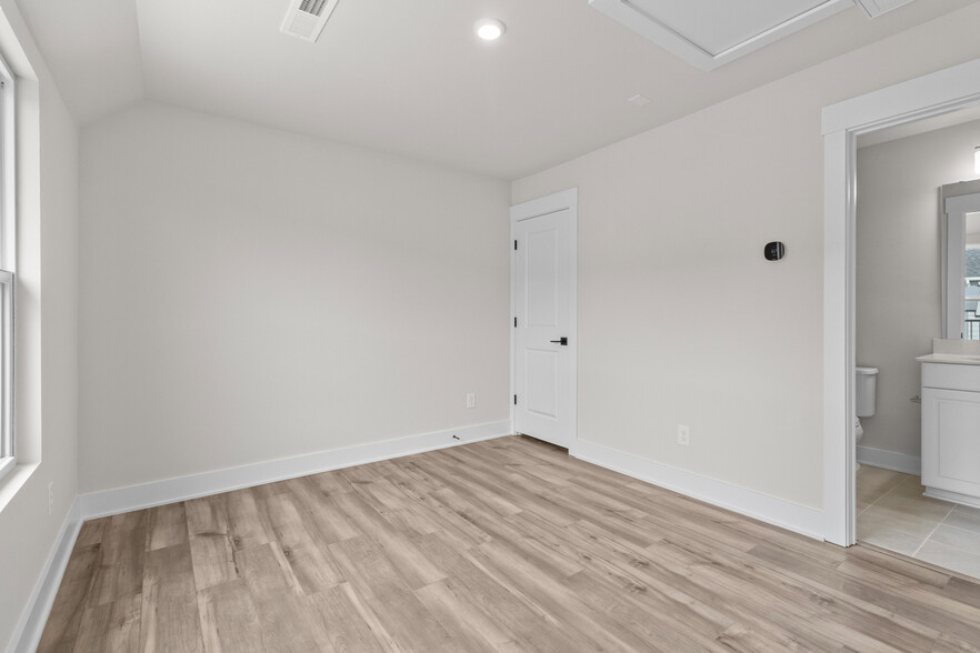 Building Photo - 1011 Kokomo Ln