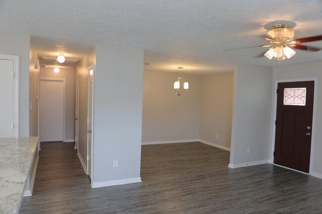 Building Photo - 16210 Rosenridge Dr