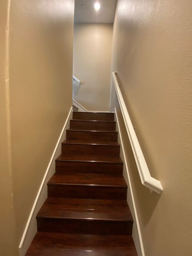 Building Photo - Victoria Gardens Three Bedroom Condo