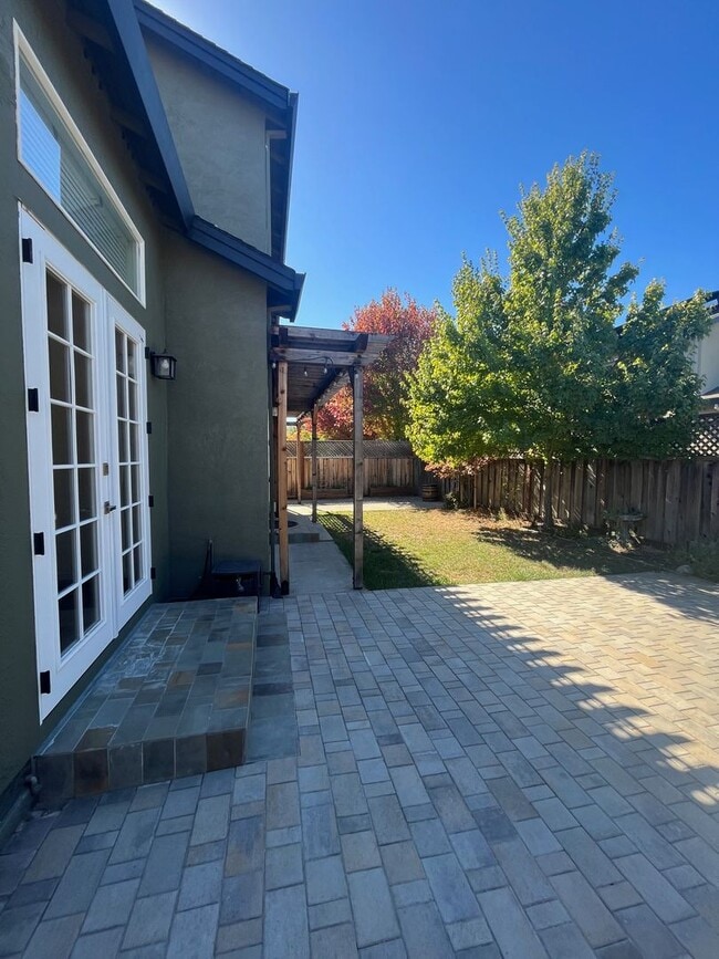 Building Photo - Updated 4 Bedroom 3 Bathroom Single Family...