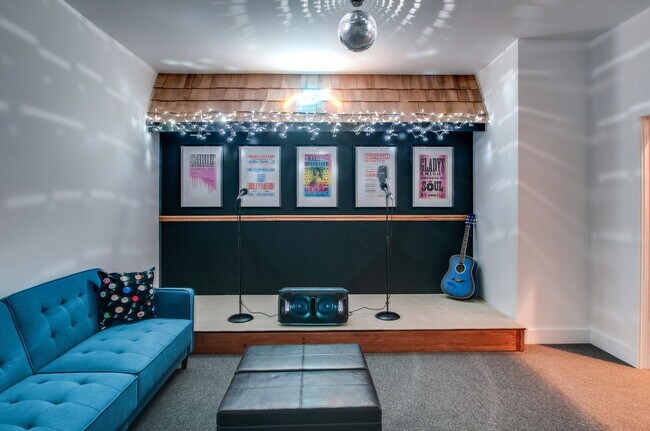 Building Photo - 2807 Delaware Ave