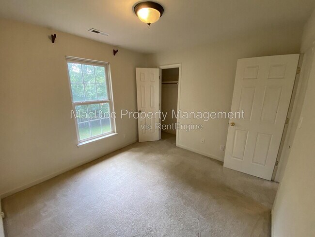 Building Photo - 9 Brown Cir
