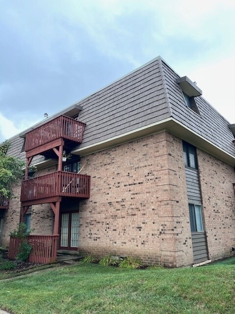 Building Photo - 1895 Tall Oaks Dr