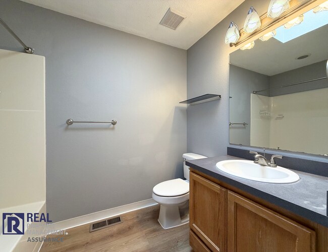 Building Photo - Beautiful 3-Bedroom Home with Fenced Yard, Central A/C & 2-Car Garage