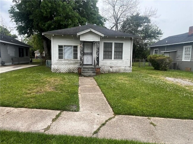 Primary Photo - 1705 Buck St