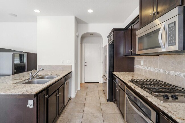 Building Photo - Newly Built 4/2.5 in Northwest Fresno Gate...