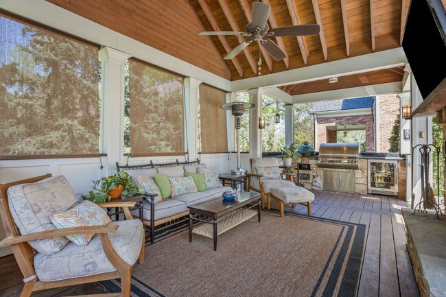 Building Photo - Extremely RARE opportunity in Green Hills