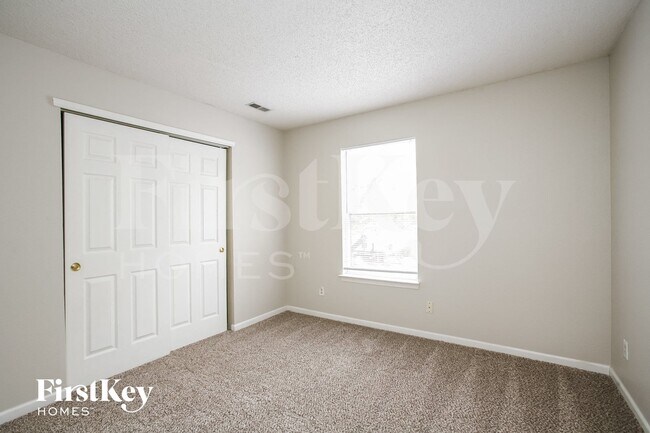 Building Photo - 16773 Lowell Dr