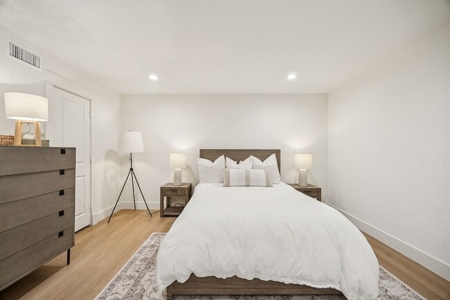 Building Photo - 5816 Orchid Ln