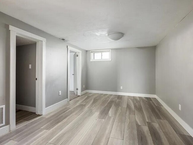 Building Photo - 997 E 460 S St