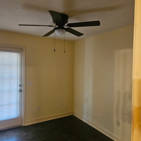 Building Photo - 102 Brendalwood Ln