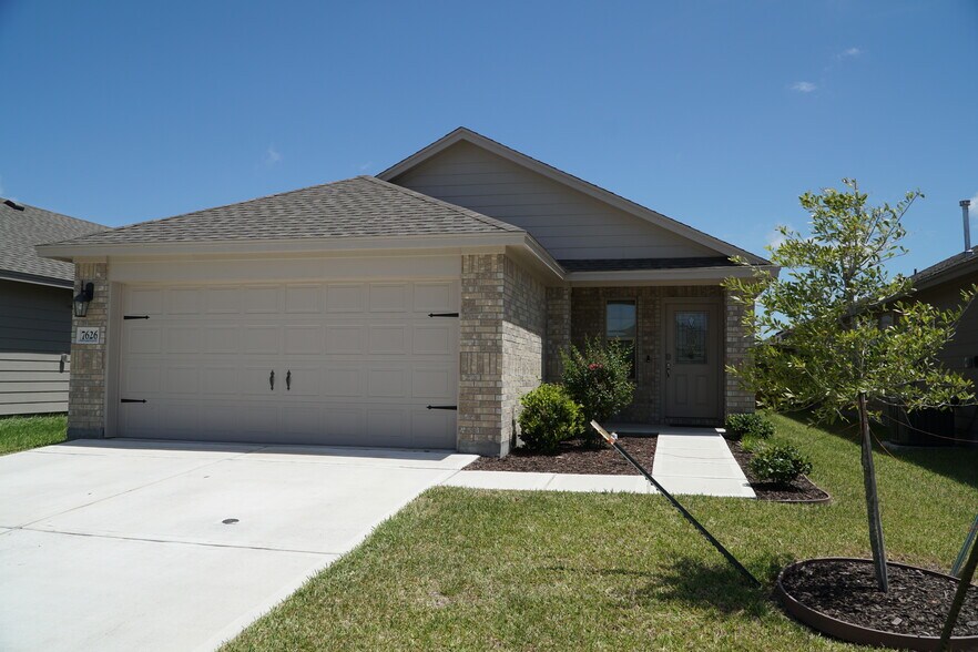 Primary Photo - 7626 Rustler Ln