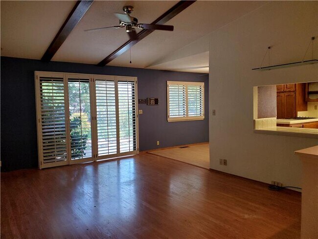 Building Photo - 7224 Pine Grove Way