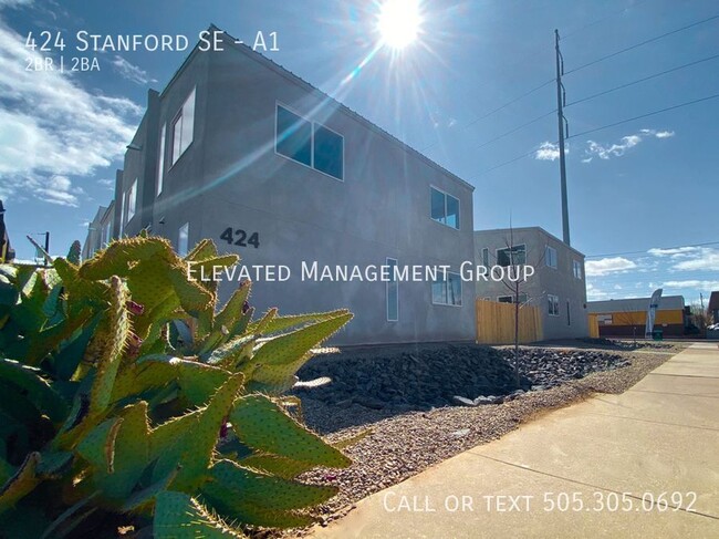 Building Photo - 424 Stanford Dr SE