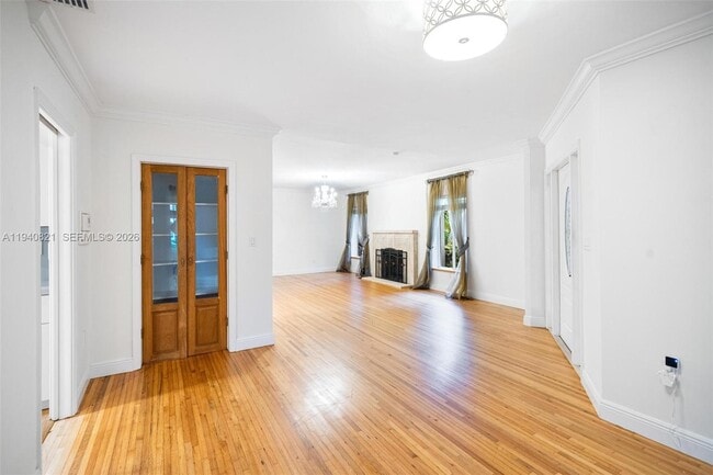 Building Photo - 648 Sevilla Ave