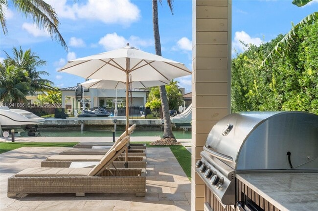 Building Photo - 7810 Hawthorne Ave