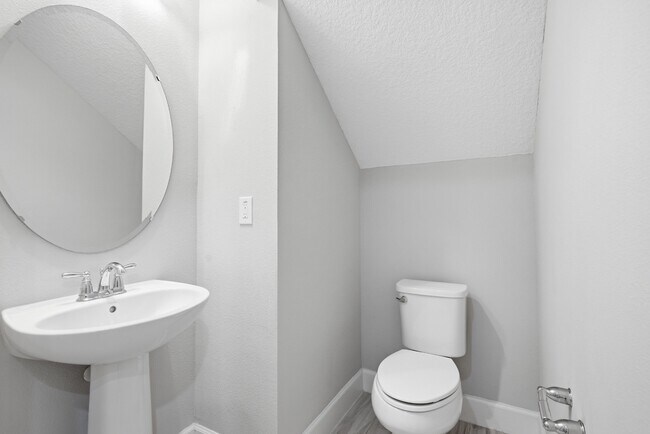 Building Photo - Move In Ready End Unit Townhome in Laureate Park | 3 Bed | Tesla Charger