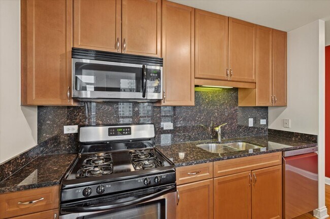 Building Photo - 1400 S Michigan Ave