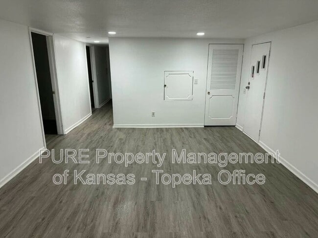 Building Photo - 9419 East 14th St S